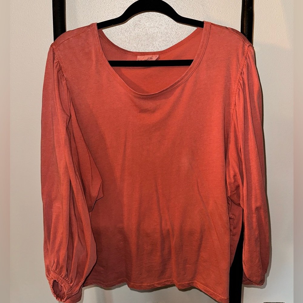 Womens 3/4 length sleeve top.